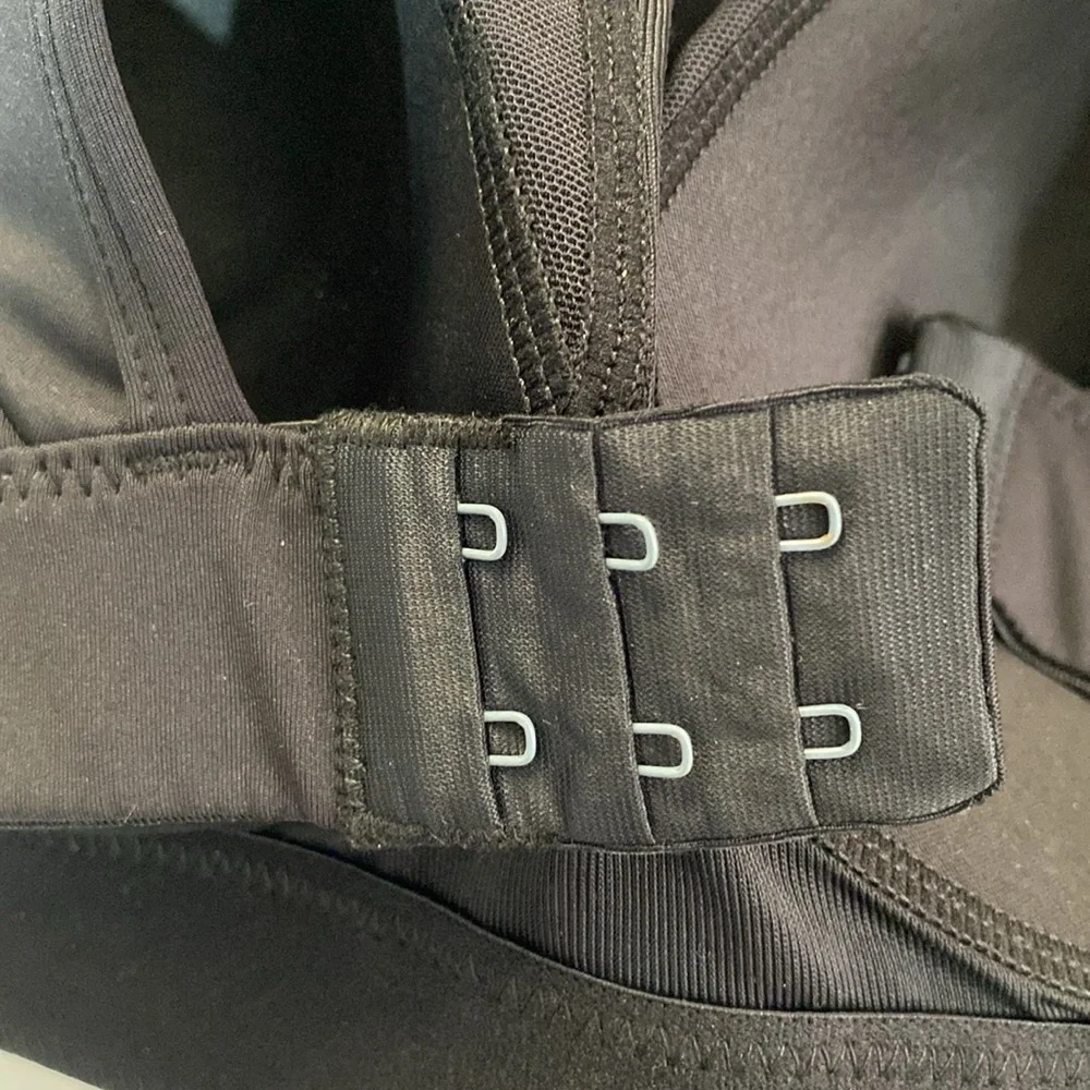 Sports‎ bra - Picture 7 of 9